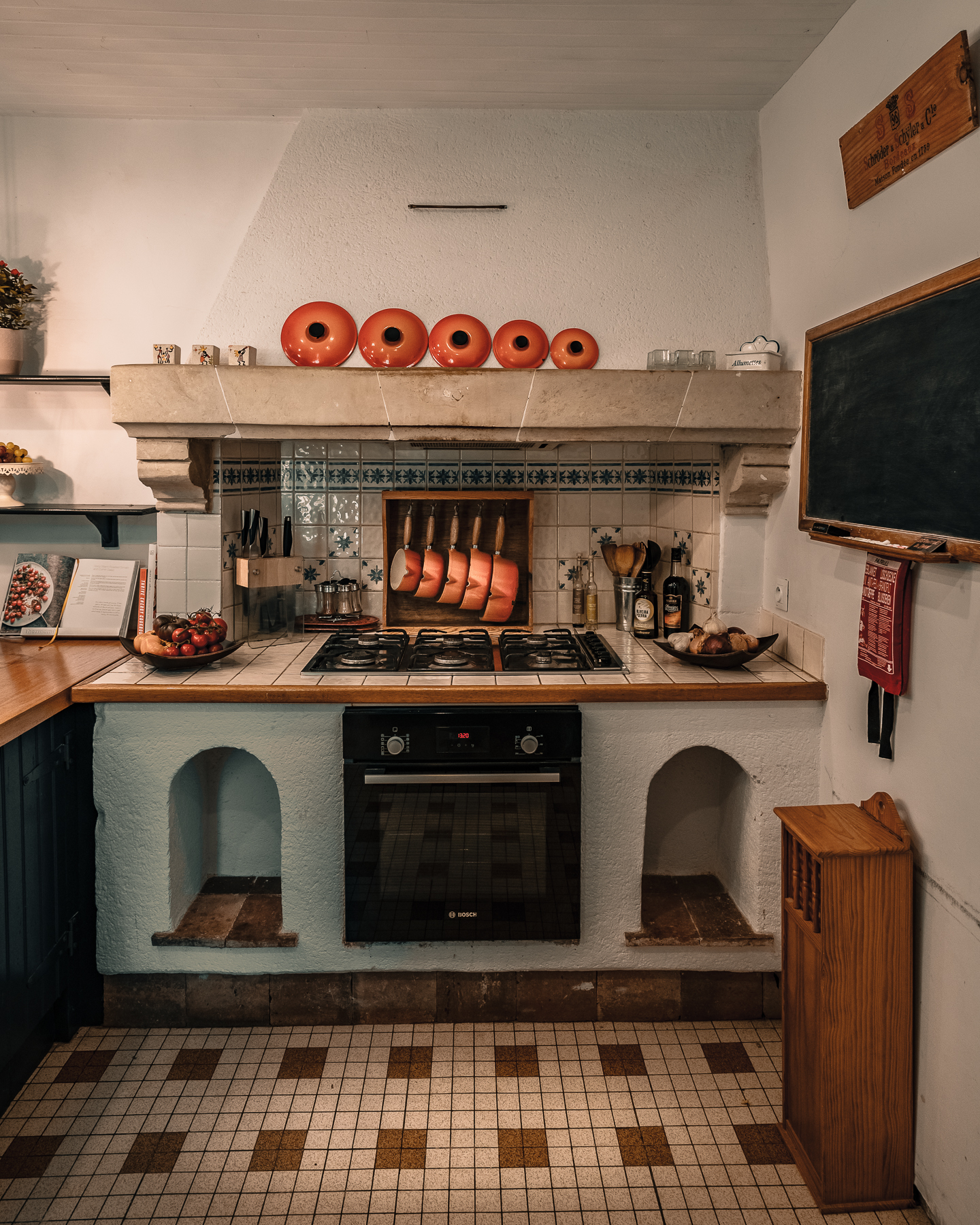 Hob-kitchen-chateau-de-la-vigne