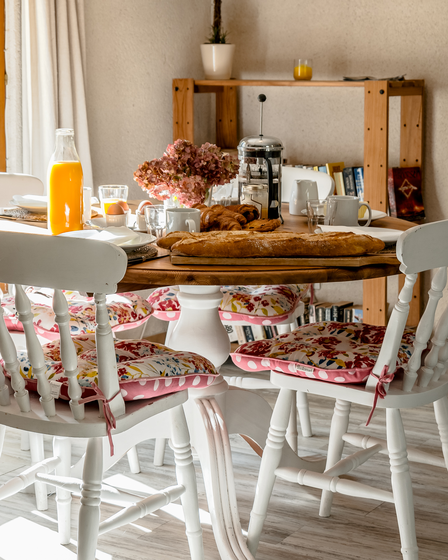 Farm cottage breakfast table-chateau-de-la-vigne1